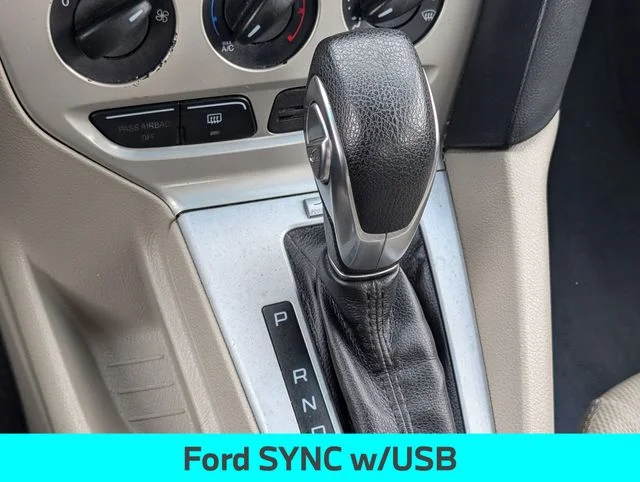 Used 2012 Black Ford SE image 21