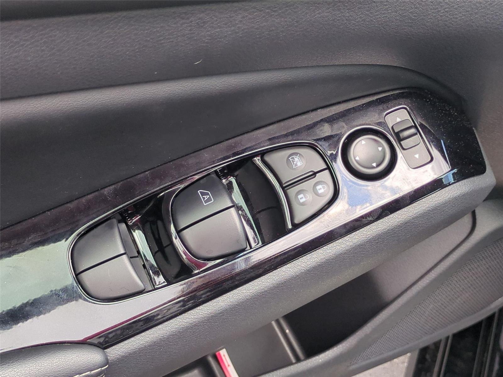 Used 2025 Super Black Nissan SL image 16