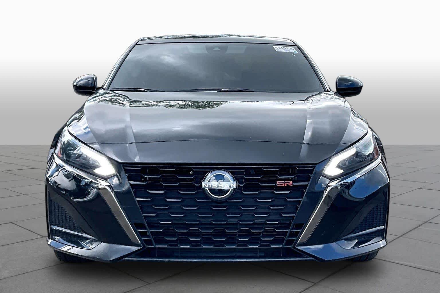 Used 2023 Super Black Nissan 2.5 SR image 4