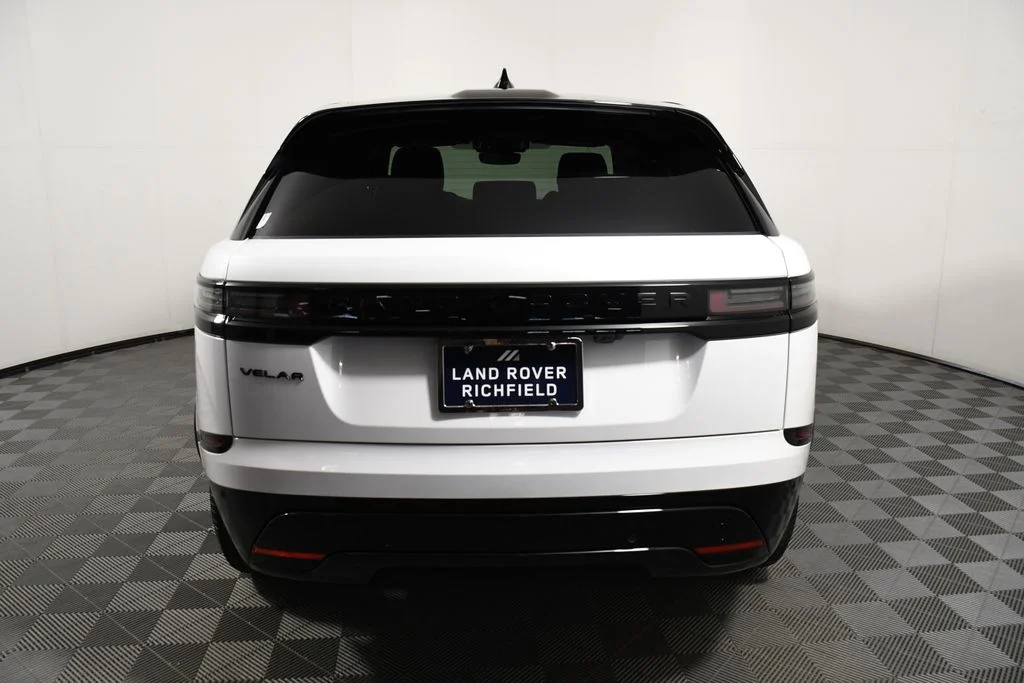 Certified Used 2026 Ostuni Pearl White Premium Metallic Land Rover Dynamic SE image 5