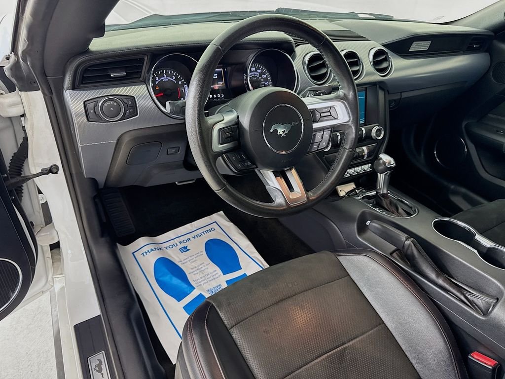 Used 2016 Oxford White Ford GT Premium image 28