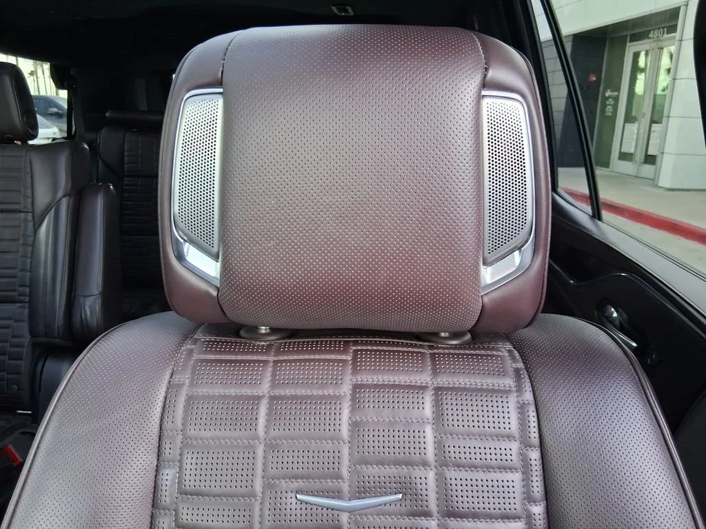 Used 2021 CRYSTAL WHITE TRICOAT Cadillac Sport Platinum image 22