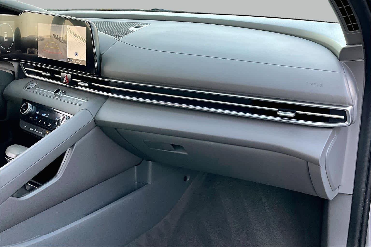 Used 2024 Ecotronic Gray Hyundai Limited image 18