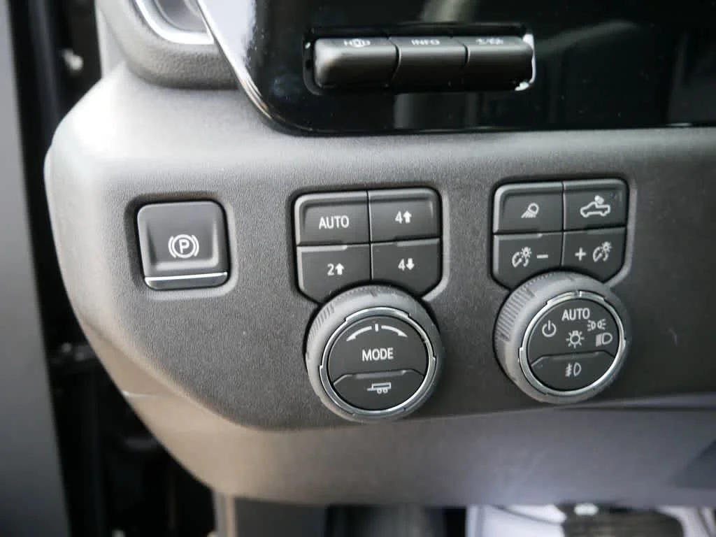 2026 Chevrolet Silverado 3500 HD LTZ - Photo 13