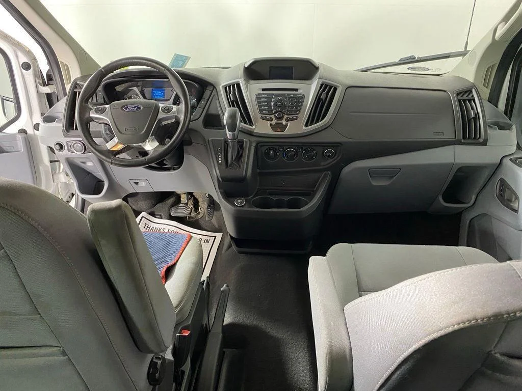 Used 2017 Oxford White Ford XLT image 9