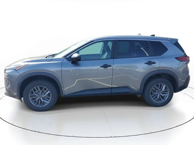 Used 2023 Gray Nissan S image 3