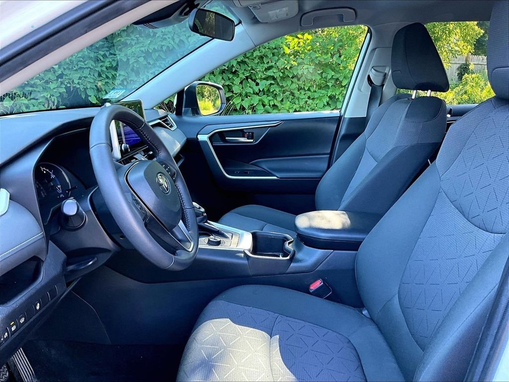 Used 2024 White Toyota XLE image 4