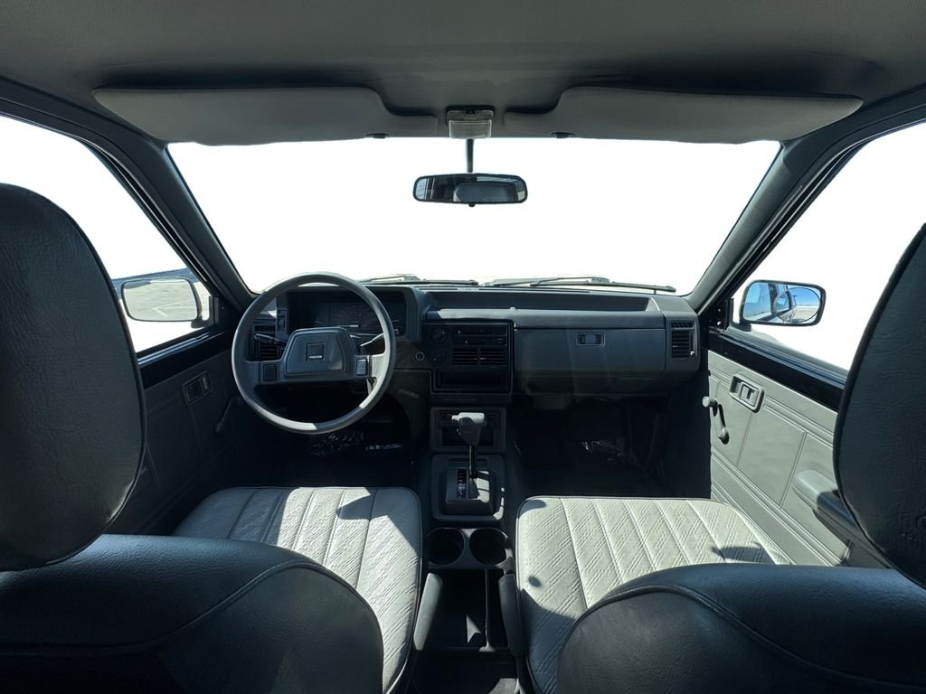 Used 1990 Black Mazda Truck image 12