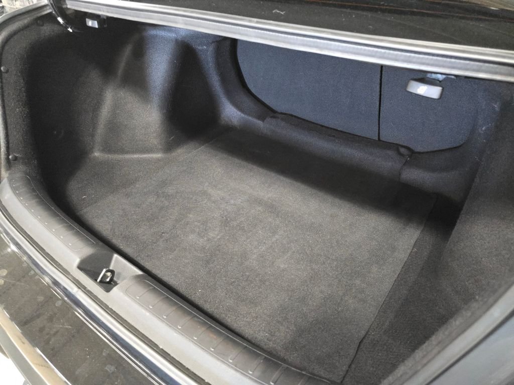 Used 2024  Honda Base image 21
