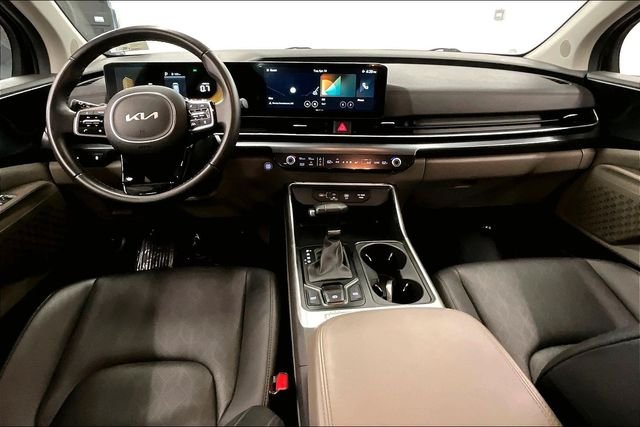 2025 Kia Carnival LXS - Photo 18