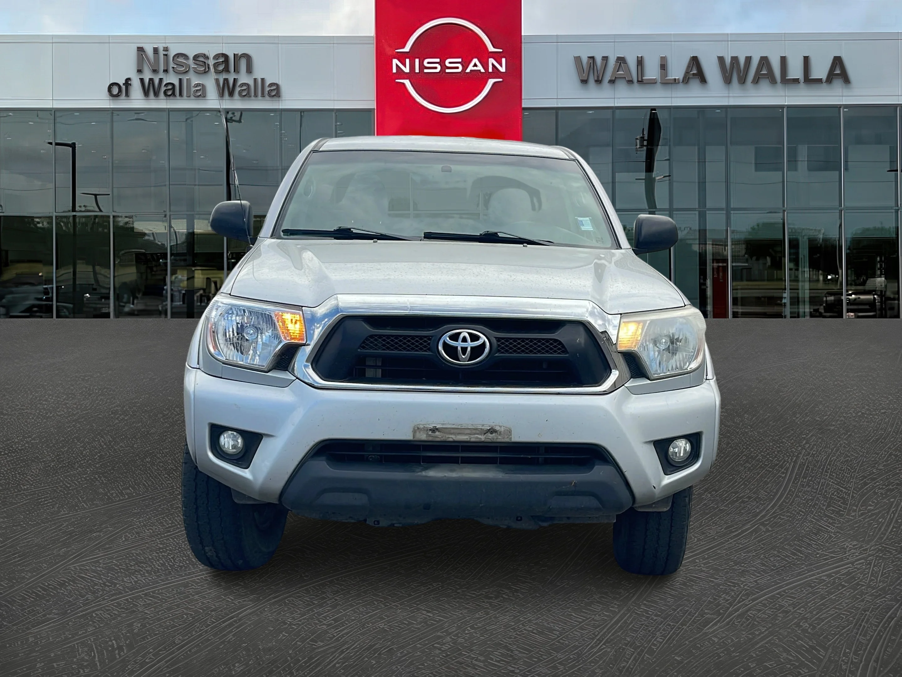 Used 2012 Silver Streak Mica Toyota Base V6 A5 image 2