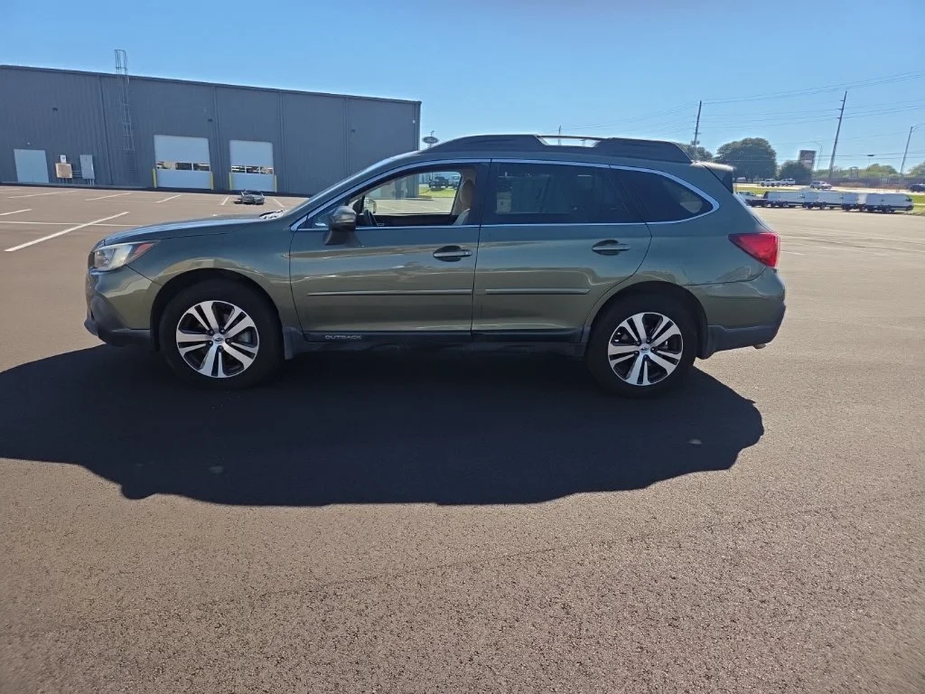 Used 2018 Green Subaru 2.5i image 6