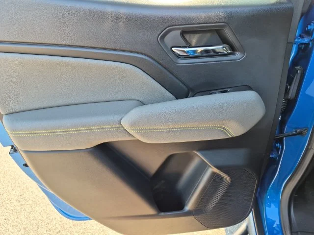 Used 2024 Blue Chevrolet ZR2 image 28