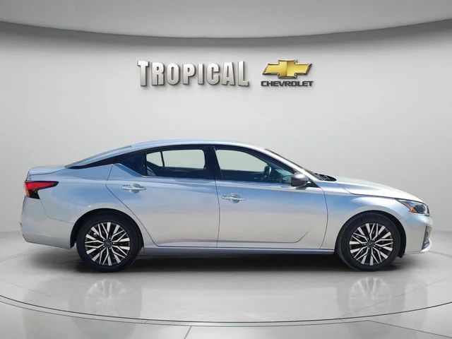 Used 2024 Silver Nissan 2.5 SV image 6