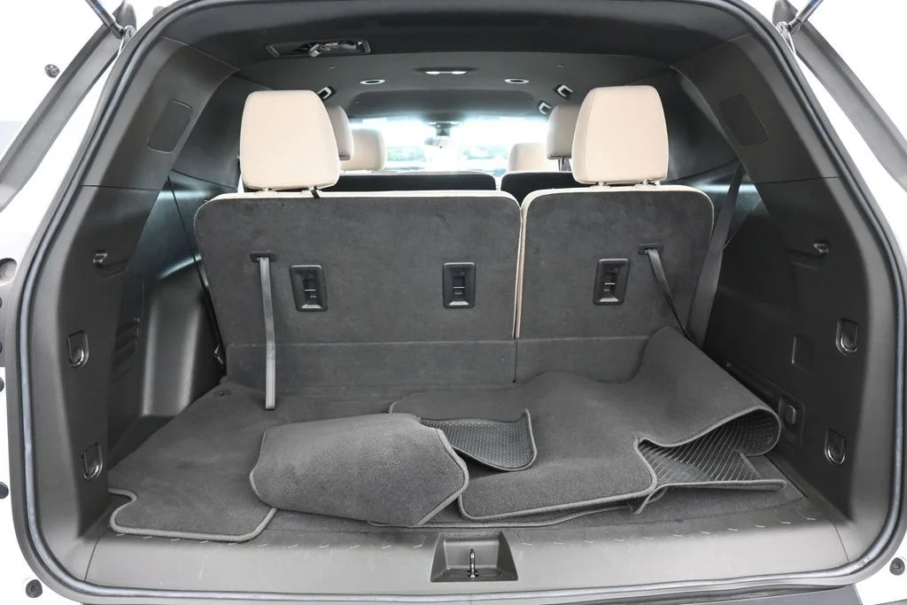 Used 2022 Summit White Chevrolet LS image 32