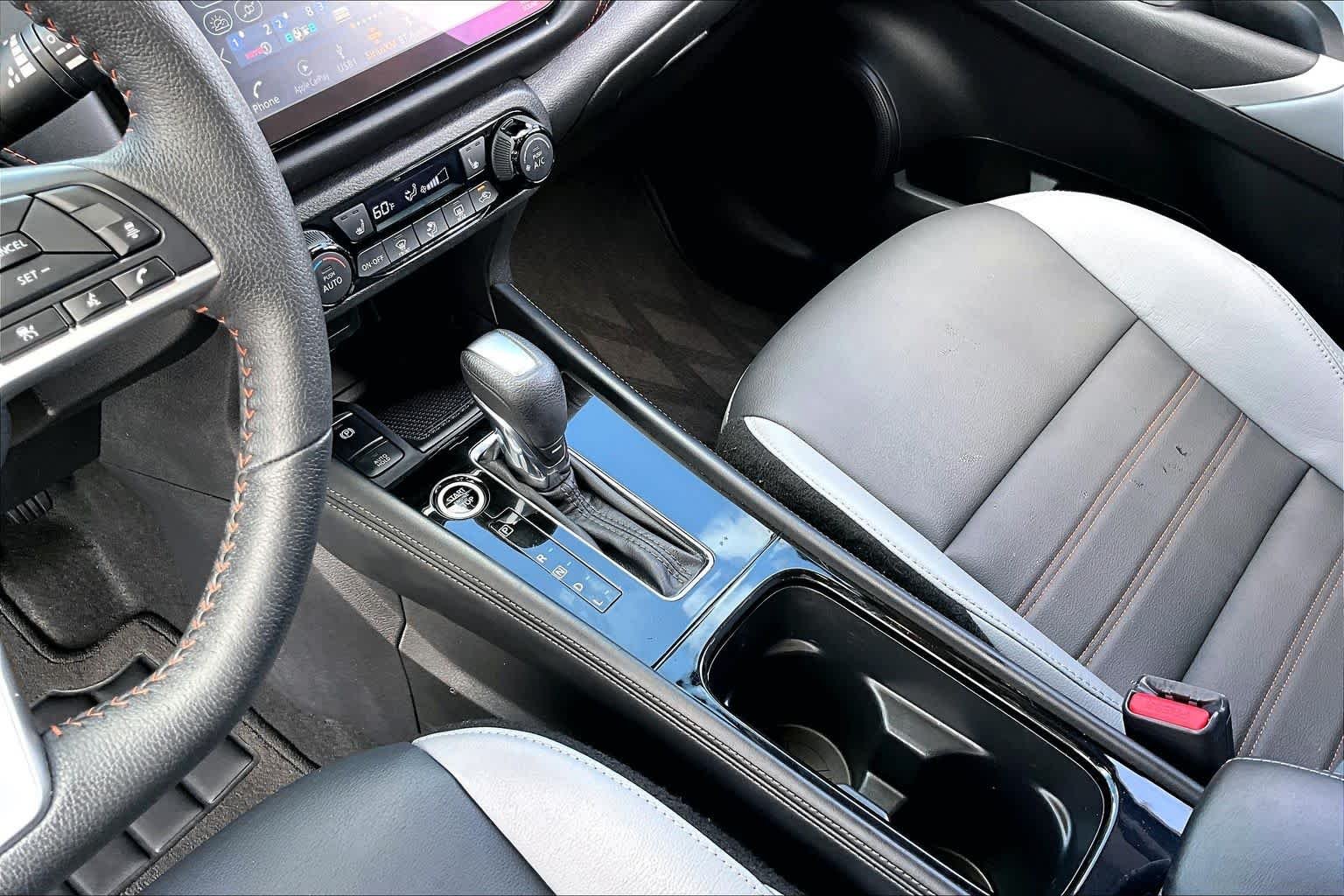 Used 2023 Boulder Gray Pearl Nissan SR image 17