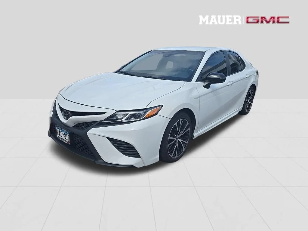 Used 2020 Toyota Camry SE with VIN 4T1G11AKXLU343148 for sale in Inver Grove Heights, Minnesota