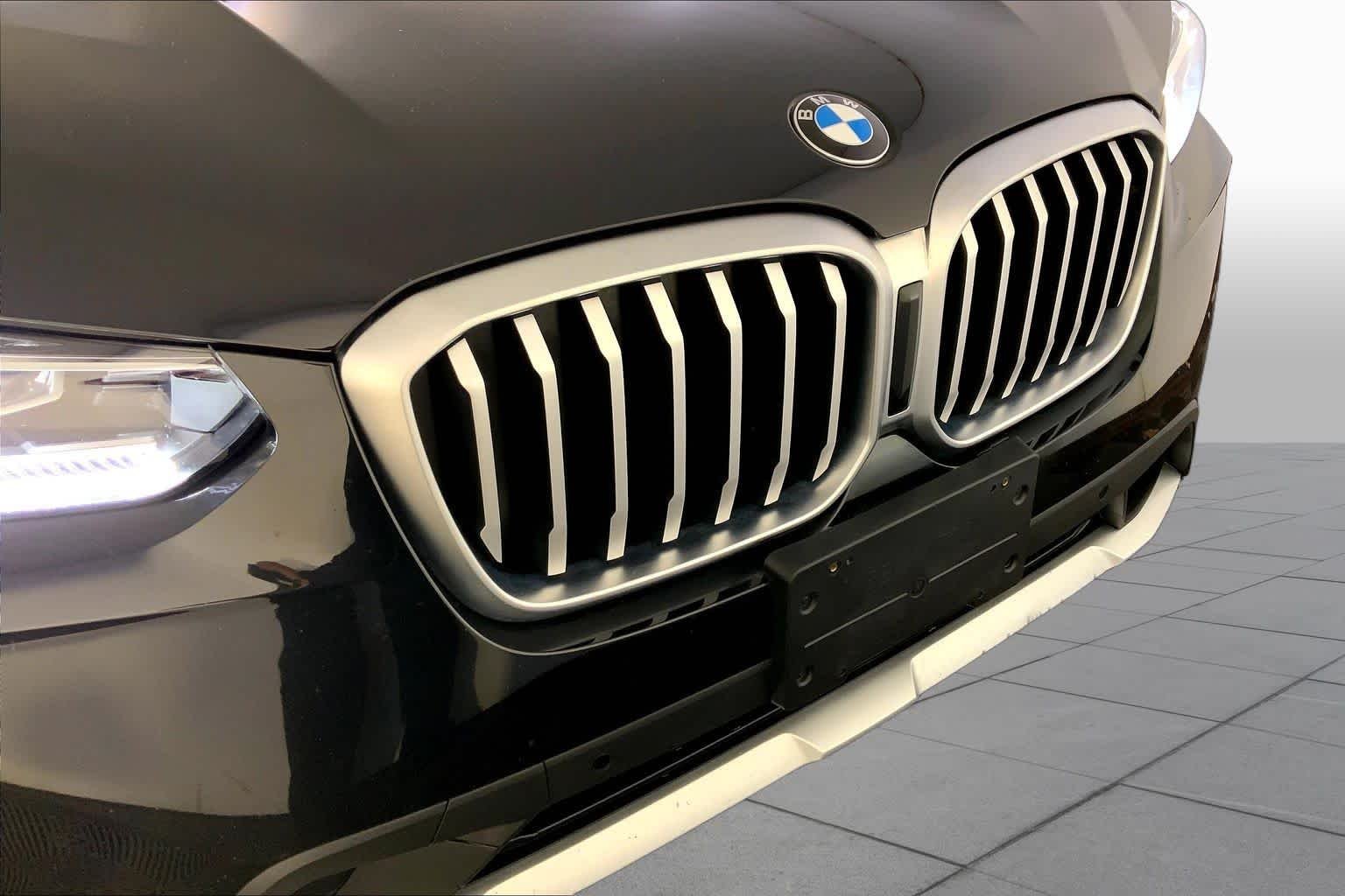 Used 2024 Black Sapphire Metallic BMW xDrive30i image 32