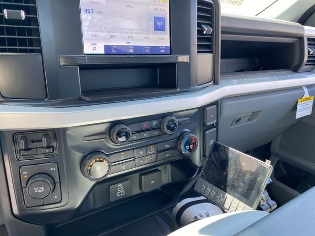 2025 Ford F-600 Super Duty Chassis Cab XL - Photo 12