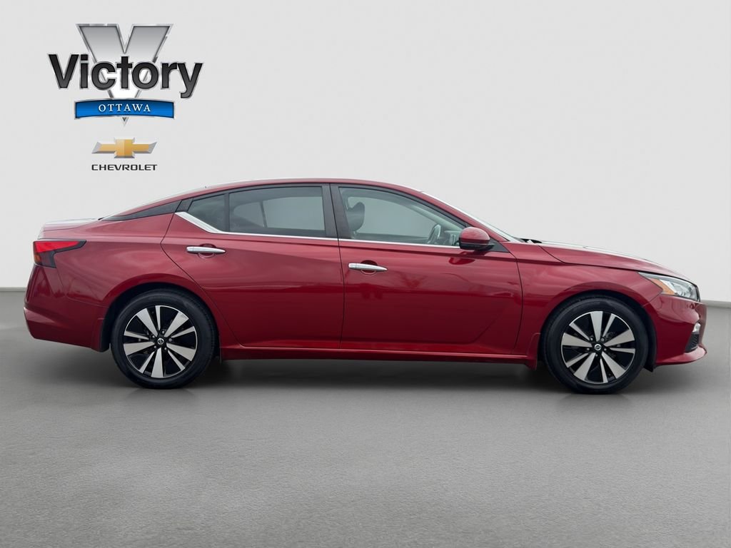 Used 2021 Red Nissan 2.5 SV image 7