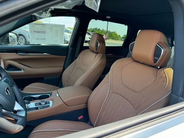 New 2027 2T RAD WHT INFINITI Autograph AWD image 3