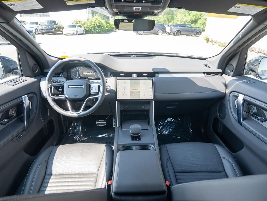 Certified Used 2025 Black Land Rover SE image 18