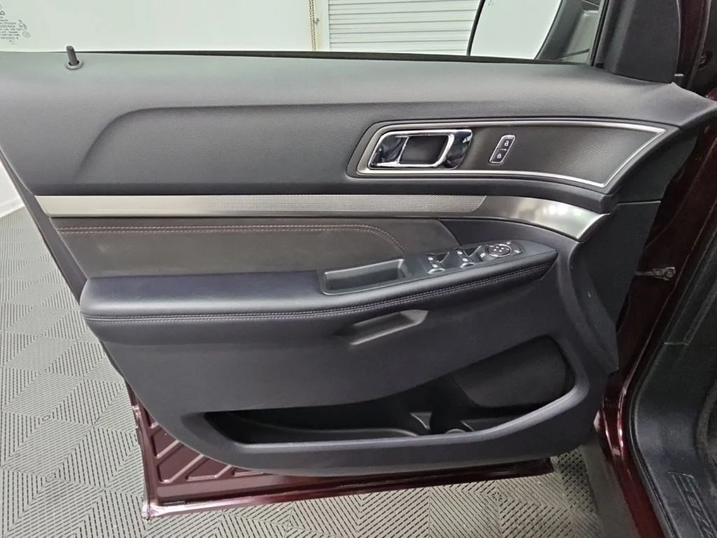 Used 2018 Red Ford XLT image 31