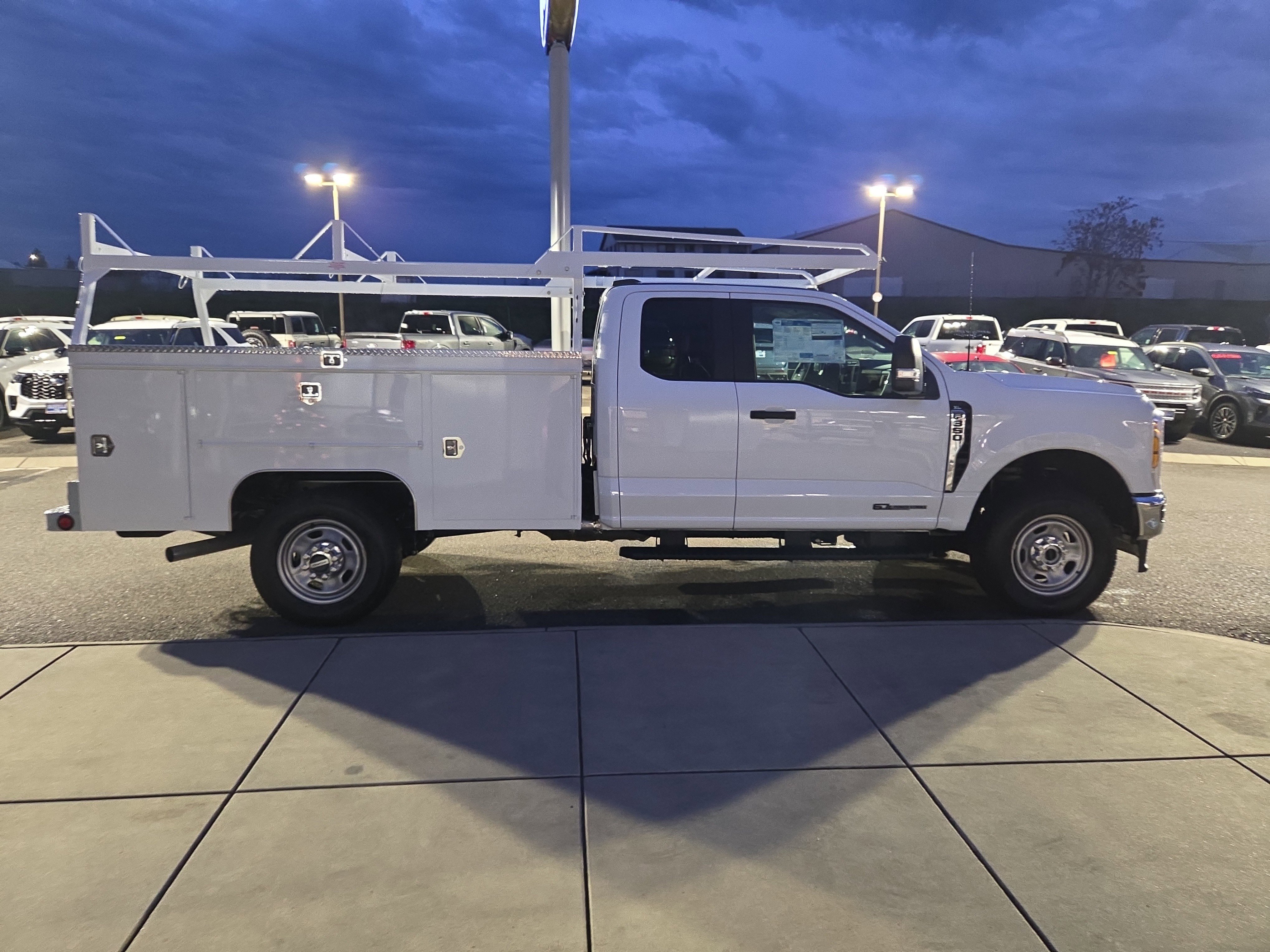 2026 Ford F-350 Super Duty Chassis Cab XL - Photo 6
