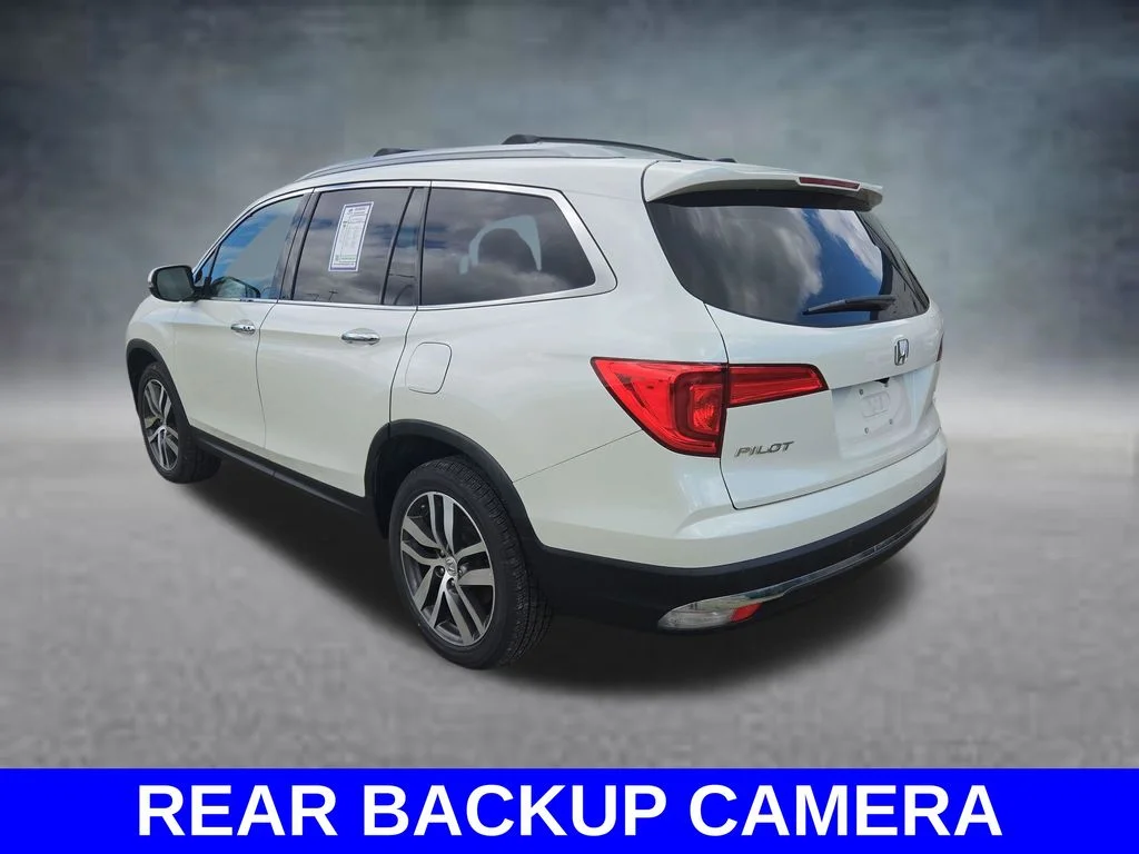 Used 2016 White Honda Touring image 7