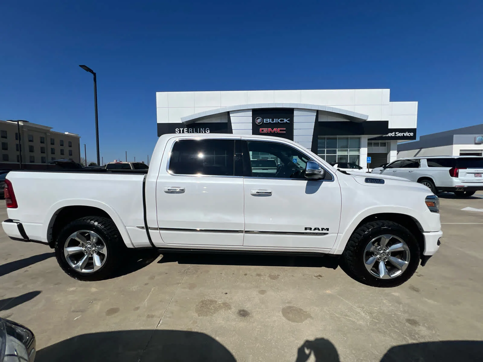 2022 RAM 1500 Limited 4x4 Crew Cab 5'7's photo
