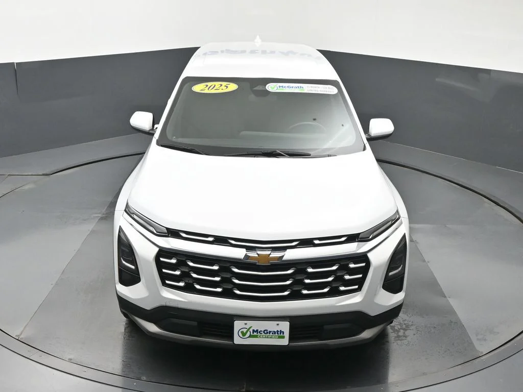 Used 2025 White Chevrolet LT image 27