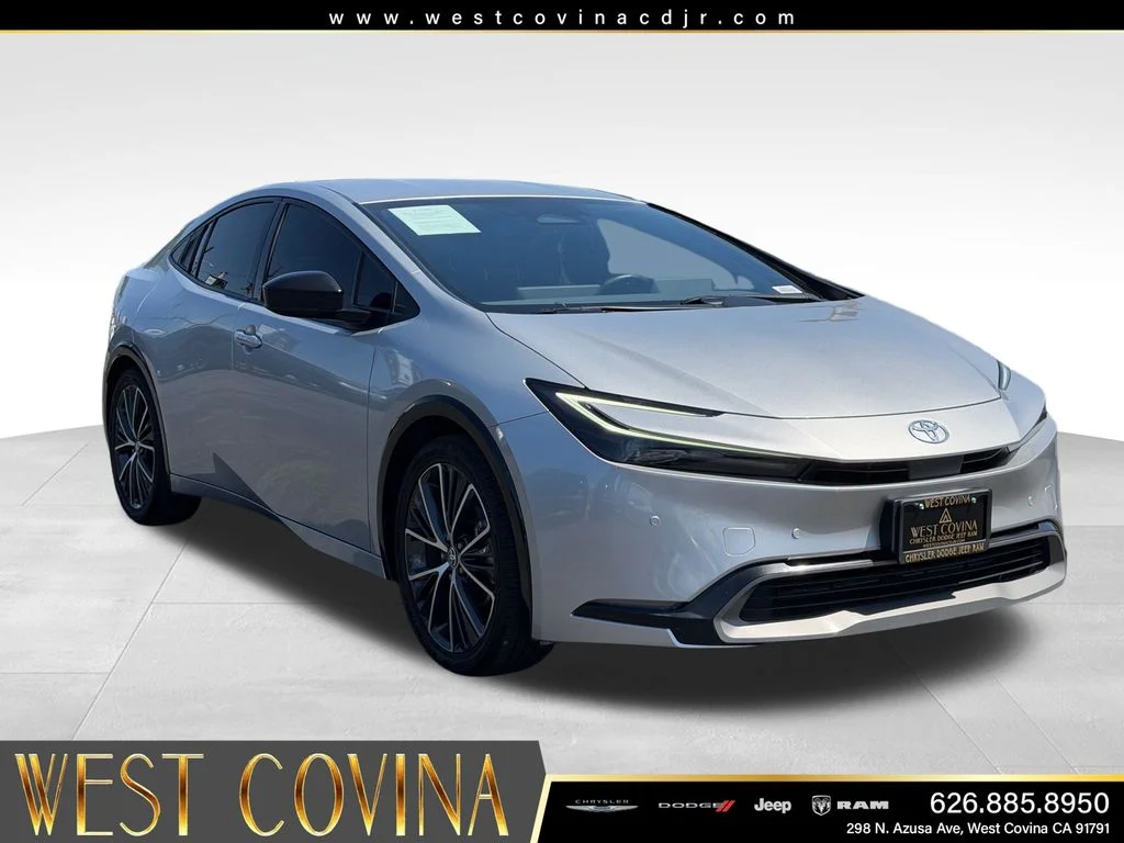 2023 Toyota Prius XLE FWD's photo
