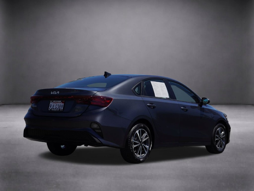Used 2024 Gray Kia LXS image 3