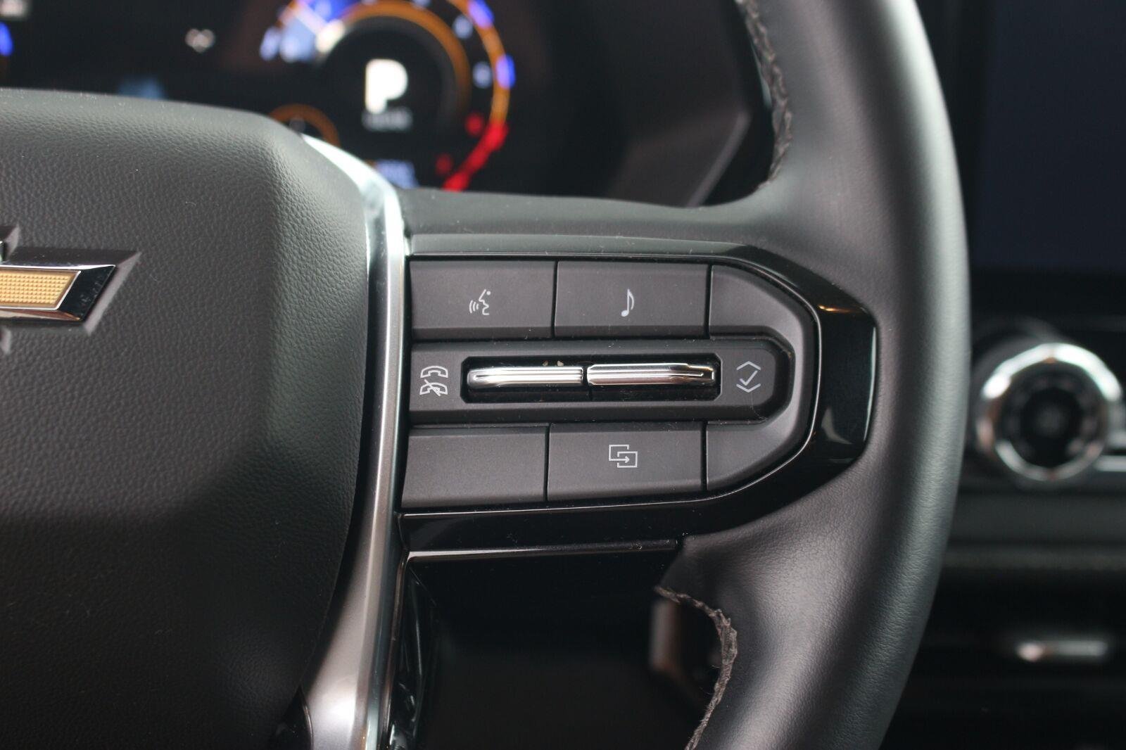 Used 2024 Summit White Chevrolet LT image 20
