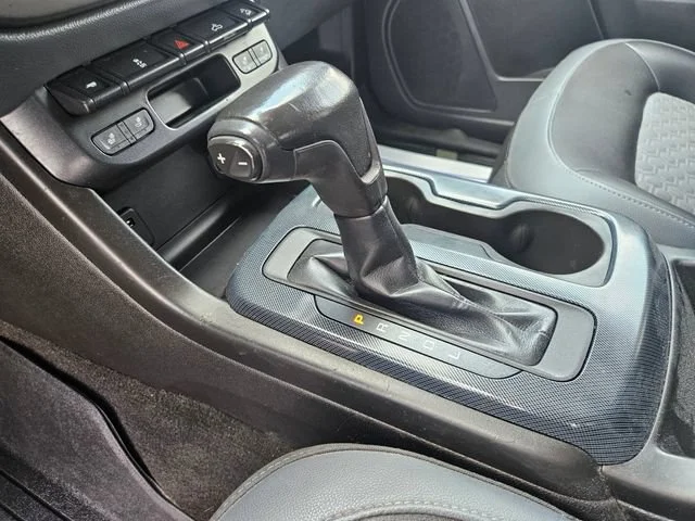 Used 2018 BLACK Chevrolet 4WD Z71 image 24