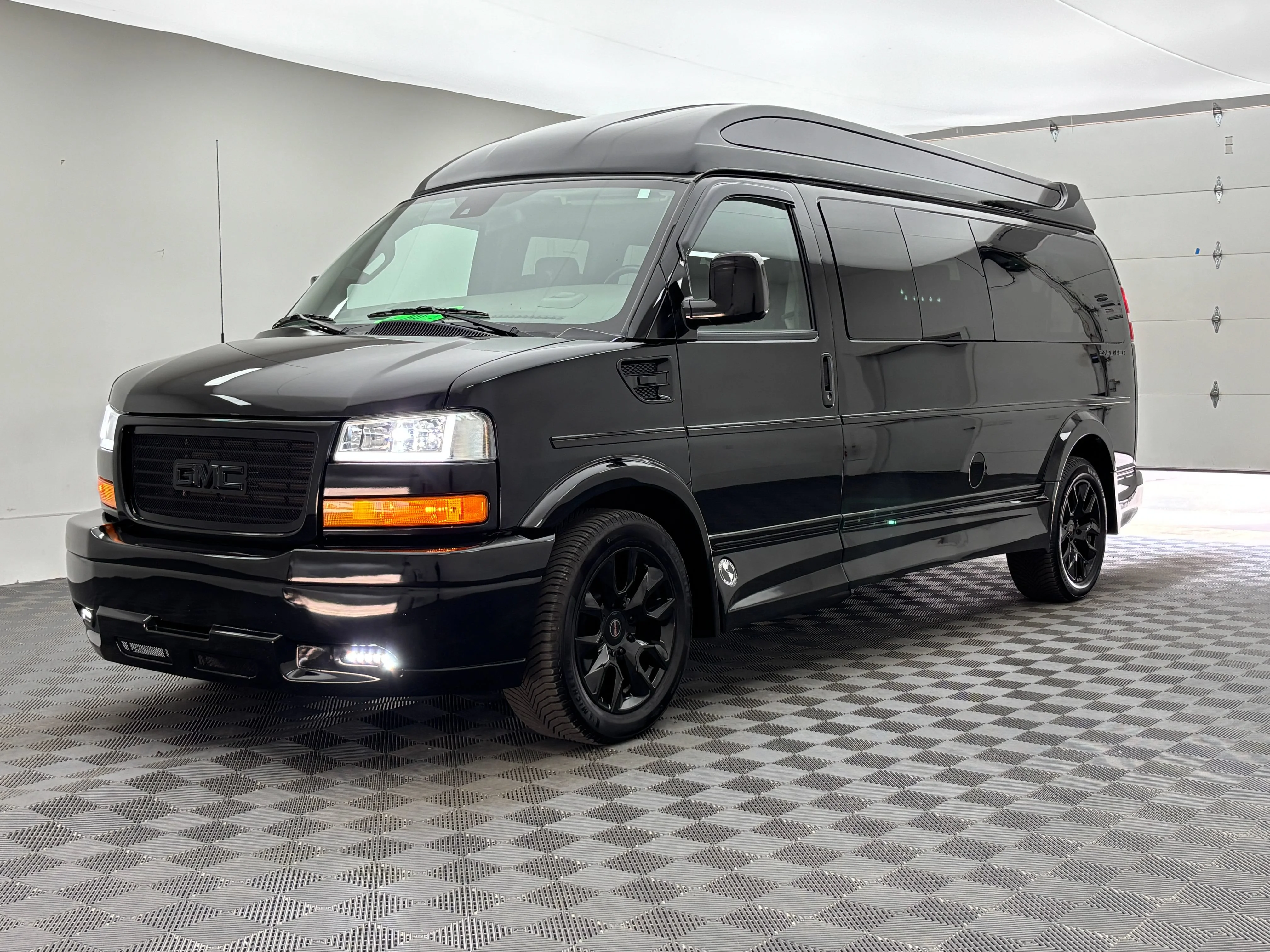 Used 2025 Onyx Black GMC Work Van image 16