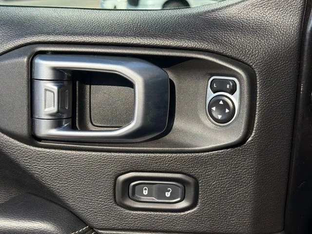 Used 2020 Black Jeep Overland image 19