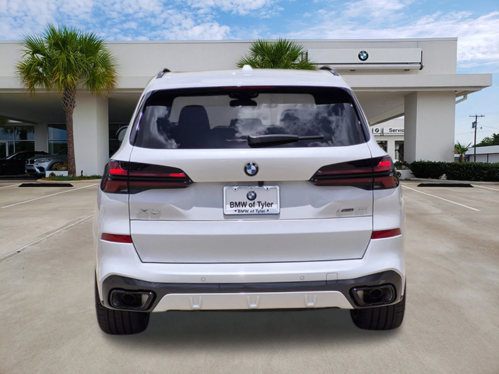 New 2026 Mineral White Metallic BMW xDrive40i image 5