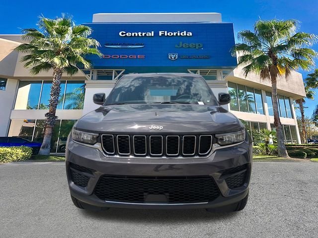 New 2026 Baltic Gray Metallic Clear-Coat Exterior Paint Jeep Laredo X image 3