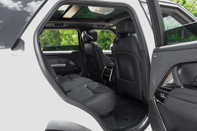 New 2026 Fuji White Land Rover SE image 47