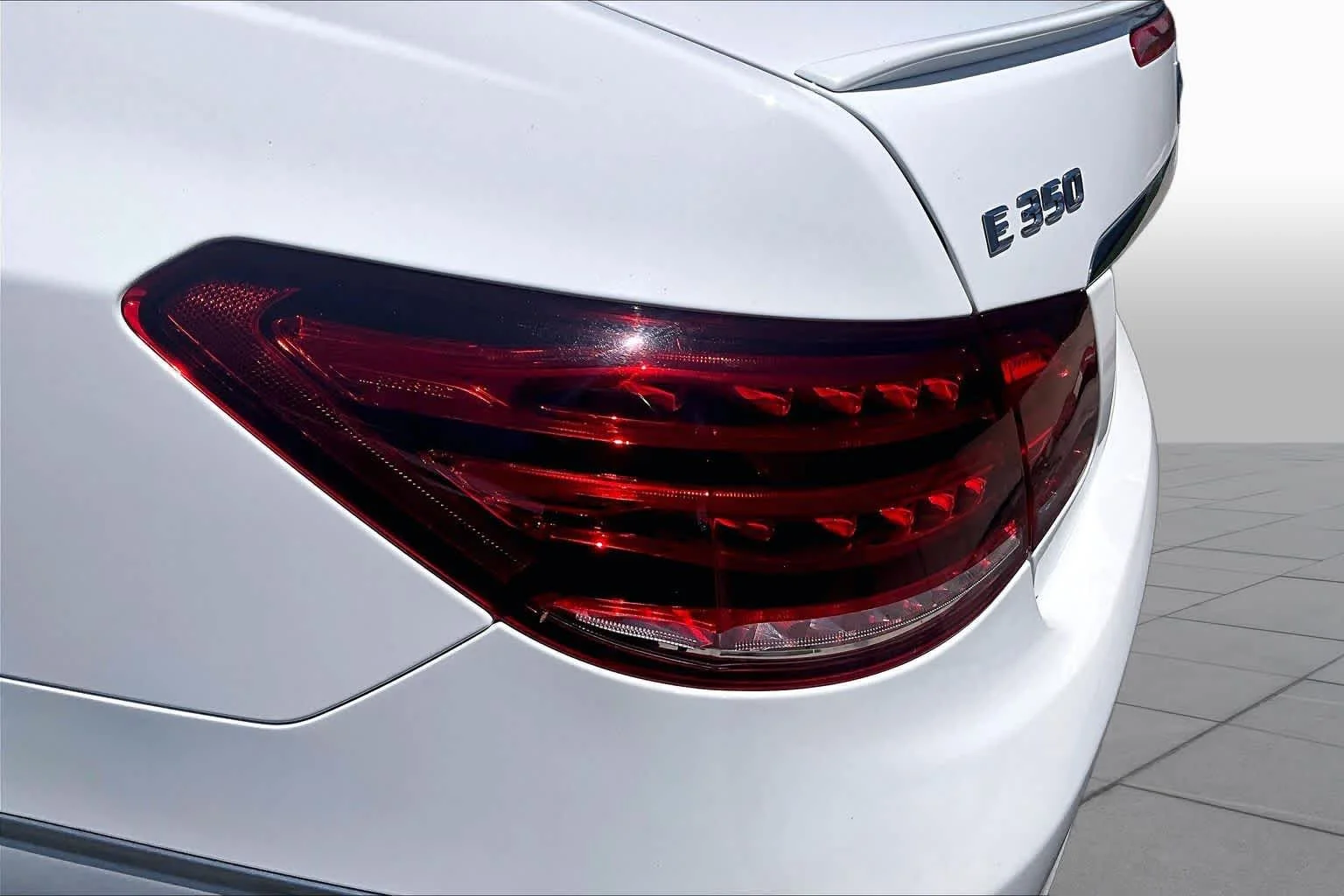 Used 2014 Polar White Mercedes-Benz E 350 image 27
