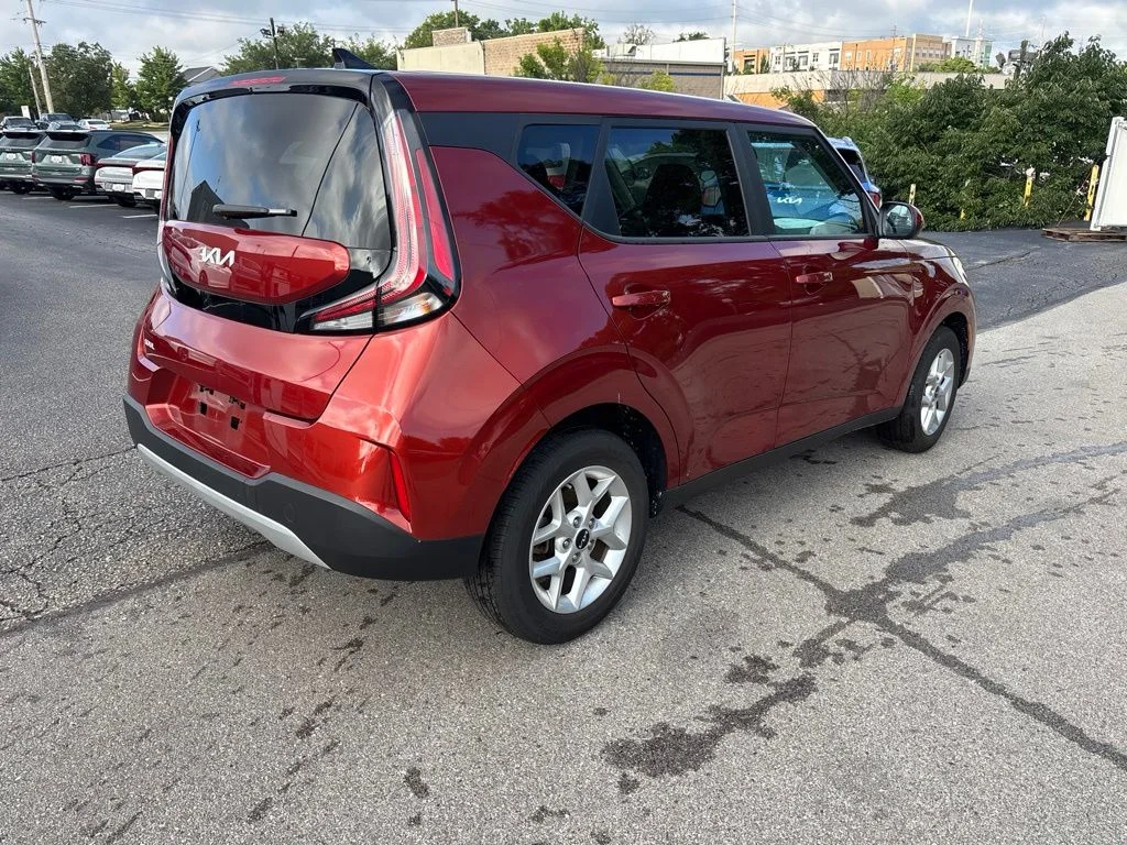 Used 2025 Mars Orange Kia LX image 3