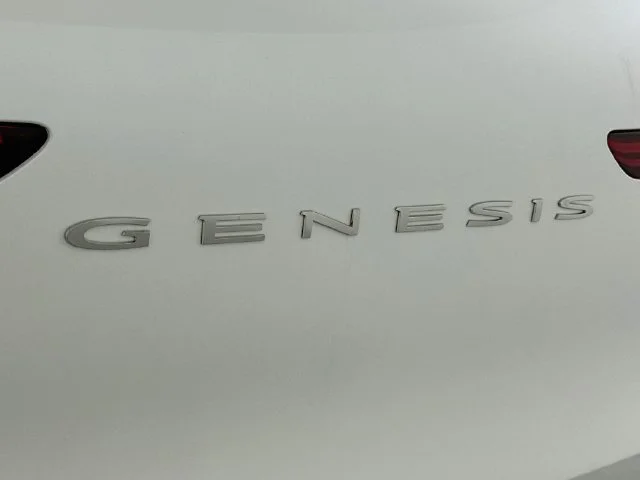 New 2027 White Genesis 2.5T Advanced image 26