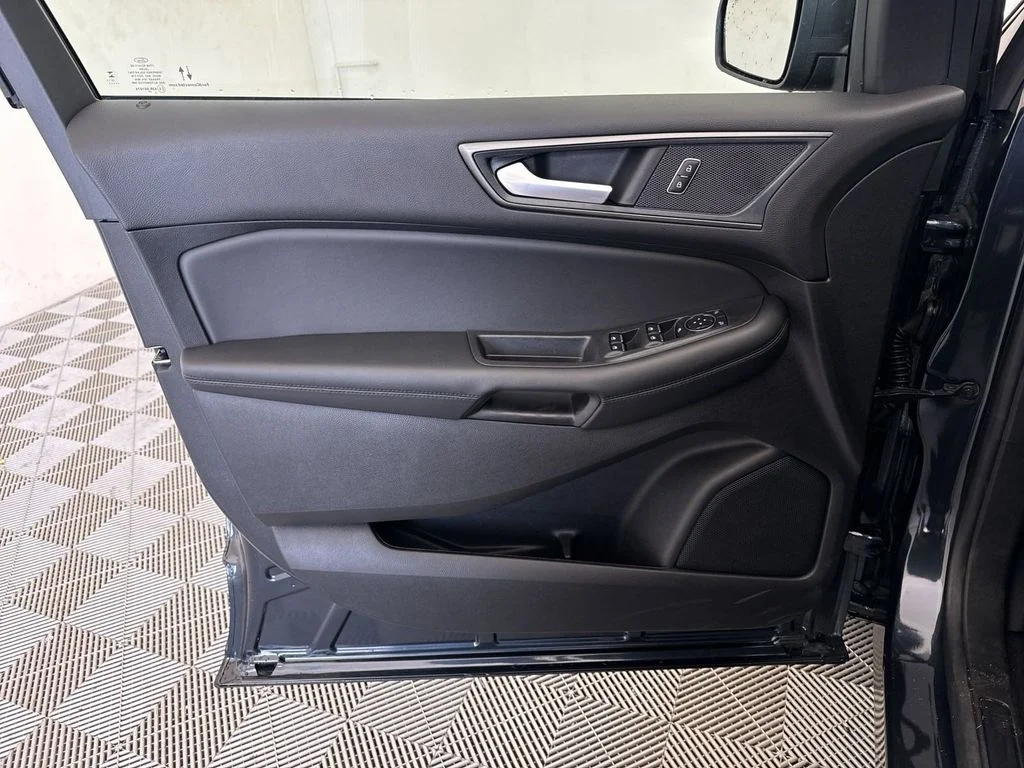 New 2024 Blue Ford SE image 20