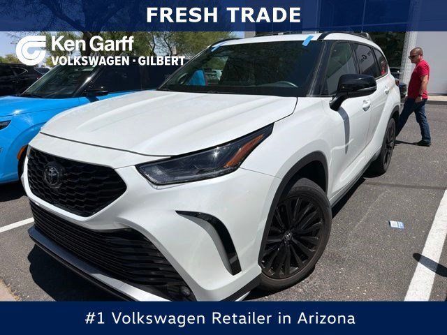 Used 2023 Pearl Toyota L image 1
