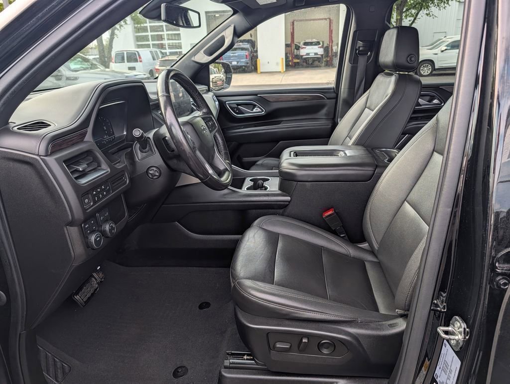 Used 2022 Black Chevrolet Z71 image 13