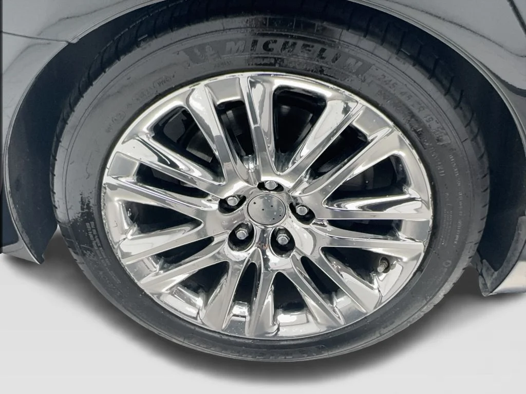 Used 2015 Black Lexus 460 image 16