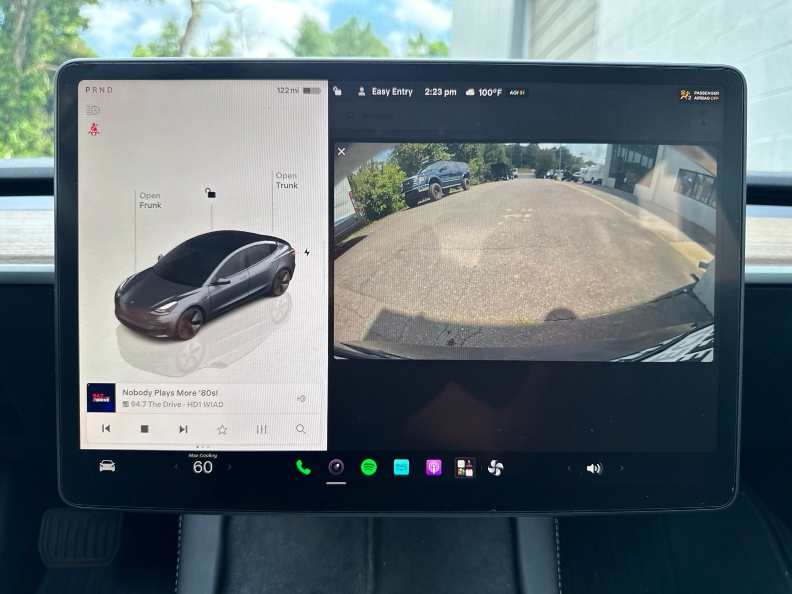 Used 2023  Tesla Base image 21