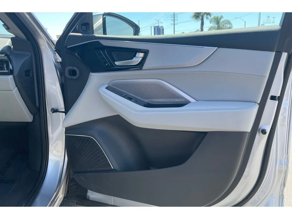 Used 2026 SOLAR SILVER ME Acura w/Technology Package image 21