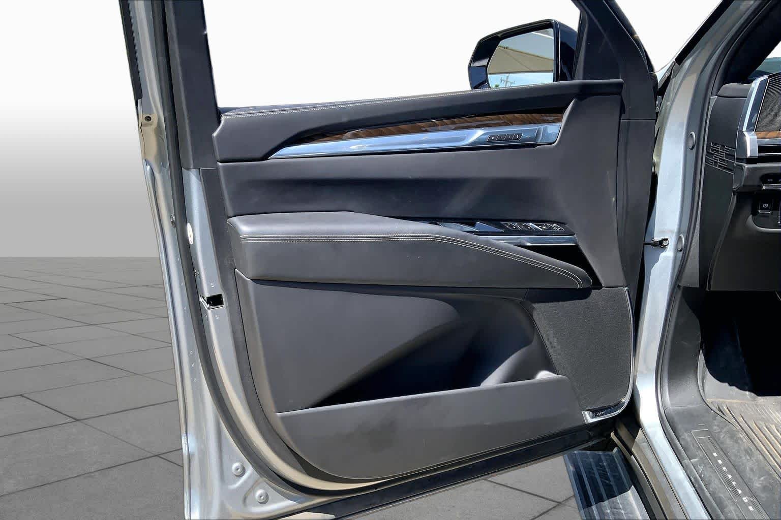 Used 2025 Argent Silver Metallic Cadillac 4WD Premium Luxury Platinum image 20